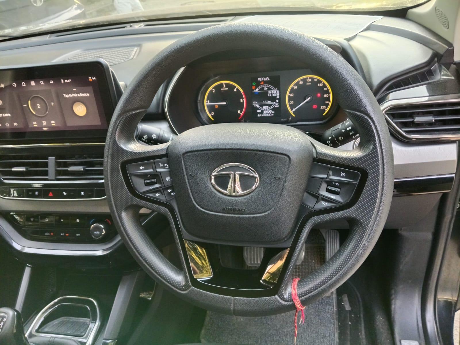 यूज़्ड 2023 टाटा सफारी, Noida  3 यूज़्ड 2023 टाटा सफारी, Noida  3