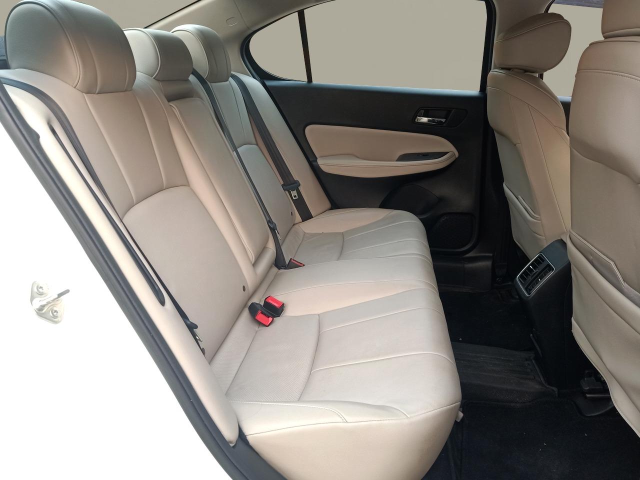 यूज़्ड 2022 होंडा सिटी, Noida New Delhi 14 यूज़्ड 2022 होंडा सिटी, Noida New Delhi 14