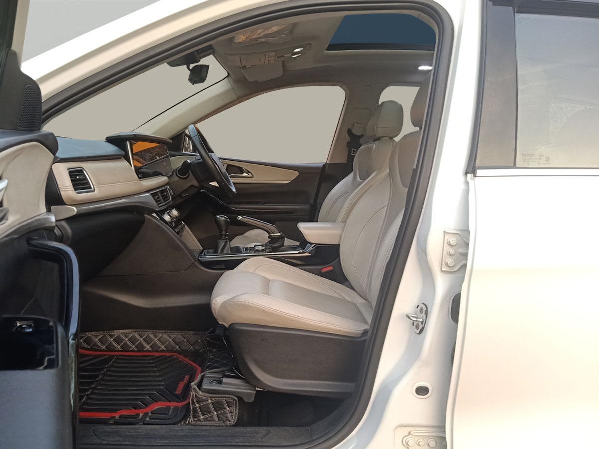 यूज़्ड 2021 महिंद्रा एक्सयूवी700, Noida New Delhi 13 यूज़्ड 2021 महिंद्रा एक्सयूवी700, Noida New Delhi 13