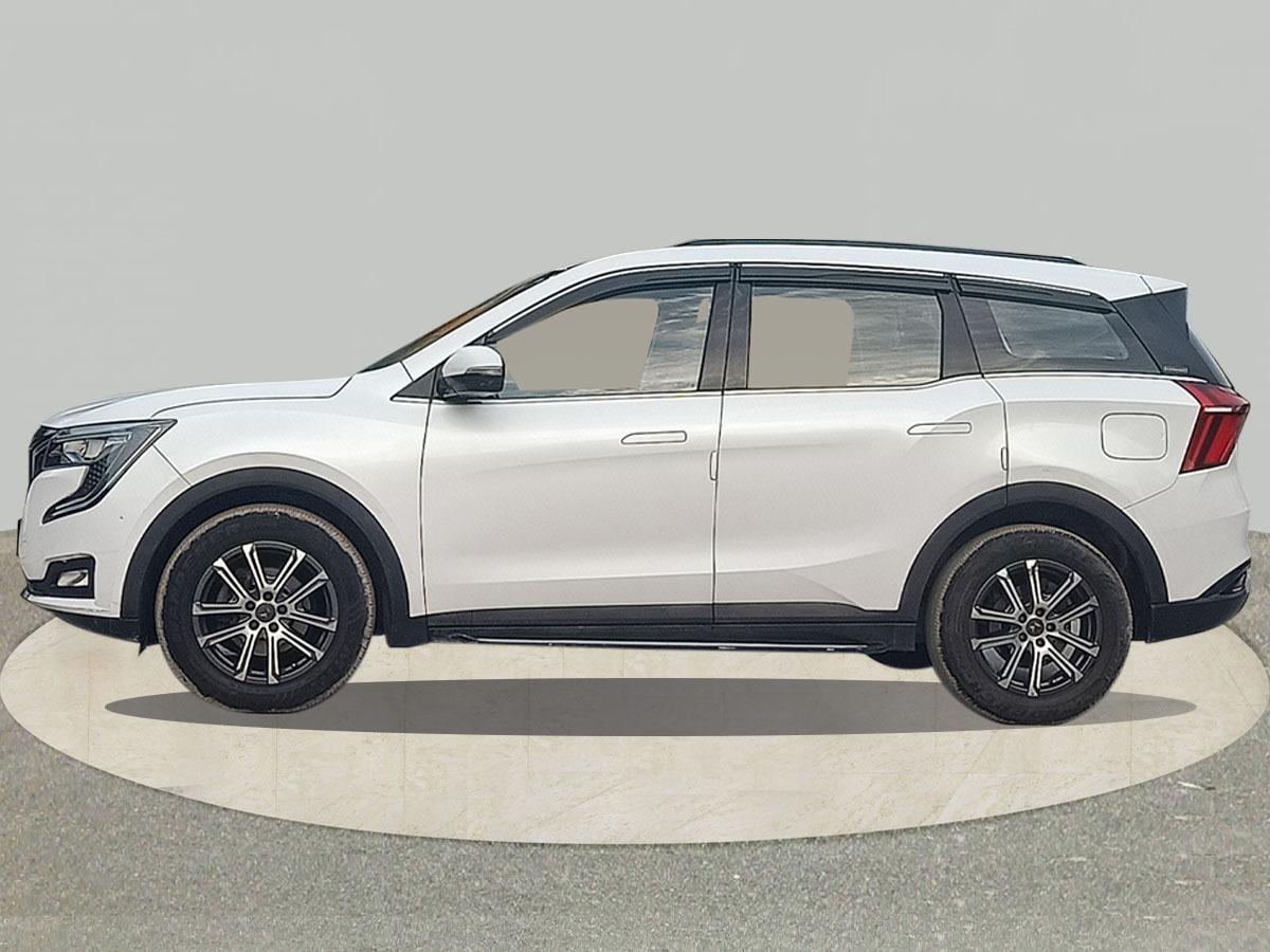 यूज़्ड 2021 महिंद्रा एक्सयूवी700, Noida New Delhi 1 यूज़्ड 2021 महिंद्रा एक्सयूवी700, Noida New Delhi 1