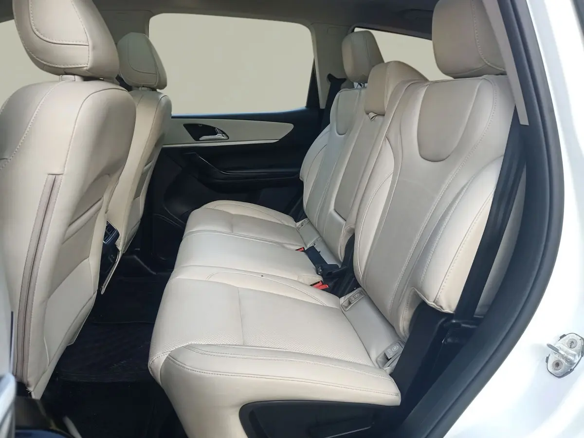 यूज़्ड 2023 महिंद्रा एक्सयूवी700, Noida New Delhi 16 यूज़्ड 2023 महिंद्रा एक्सयूवी700, Noida New Delhi 16