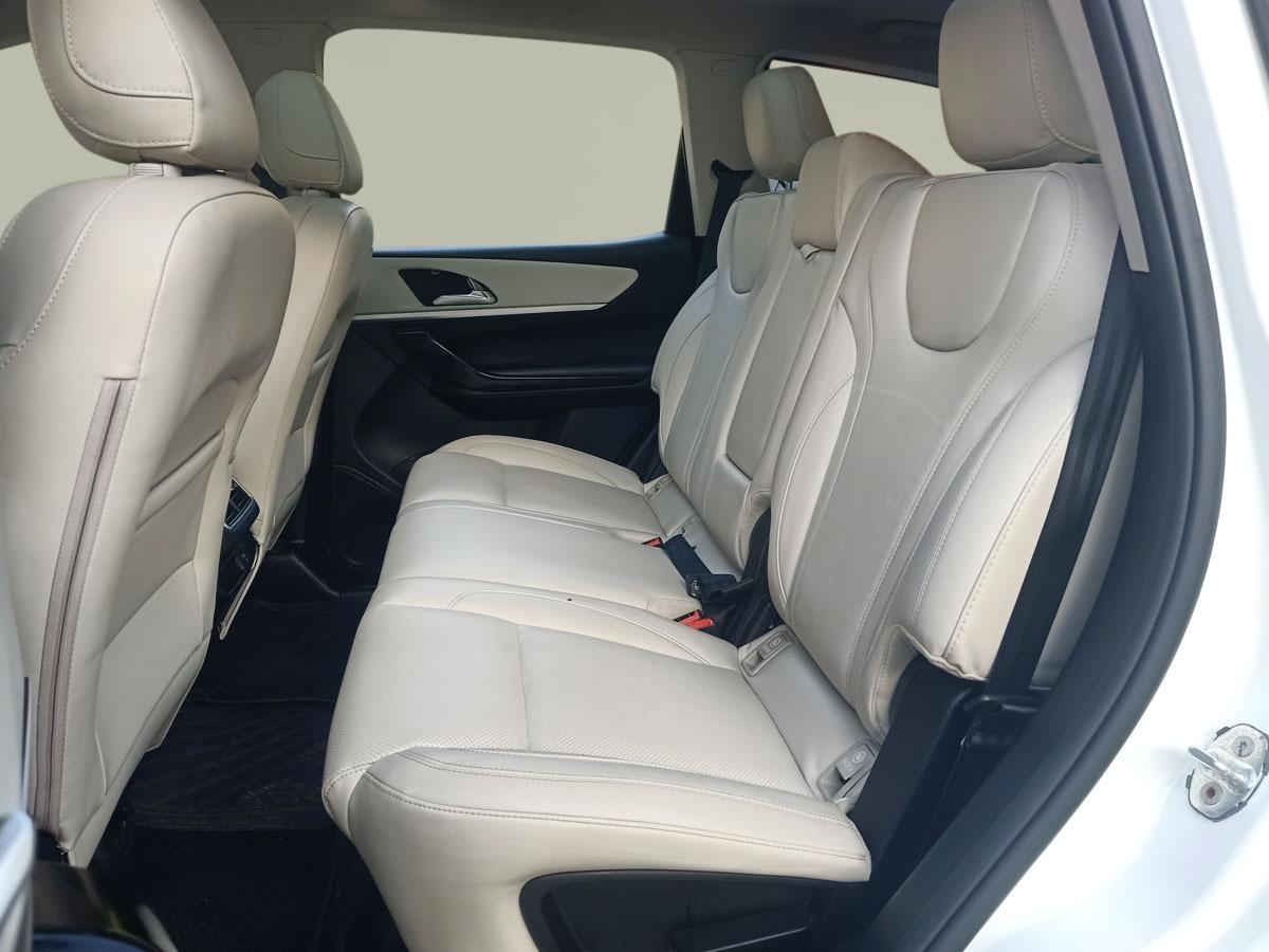 यूज़्ड 2023 महिंद्रा एक्सयूवी700, Noida New Delhi 14 यूज़्ड 2023 महिंद्रा एक्सयूवी700, Noida New Delhi 14