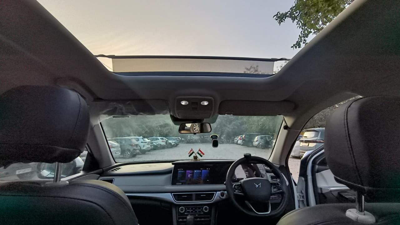 यूज़्ड 2023 महिंद्रा एक्सयूवी700, Noida New Delhi 1 यूज़्ड 2023 महिंद्रा एक्सयूवी700, Noida New Delhi 1