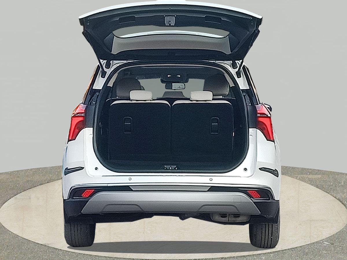 यूज़्ड 2023 महिंद्रा एक्सयूवी700, Noida New Delhi 9 यूज़्ड 2023 महिंद्रा एक्सयूवी700, Noida New Delhi 9