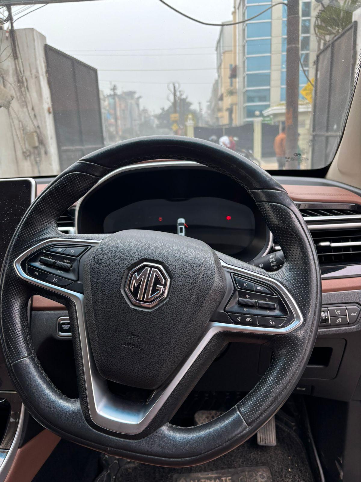 यूज़्ड 2022 एमजी हेक्टर प्लस, Noida New Delhi 8 यूज़्ड 2022 एमजी हेक्टर प्लस, Noida New Delhi 8