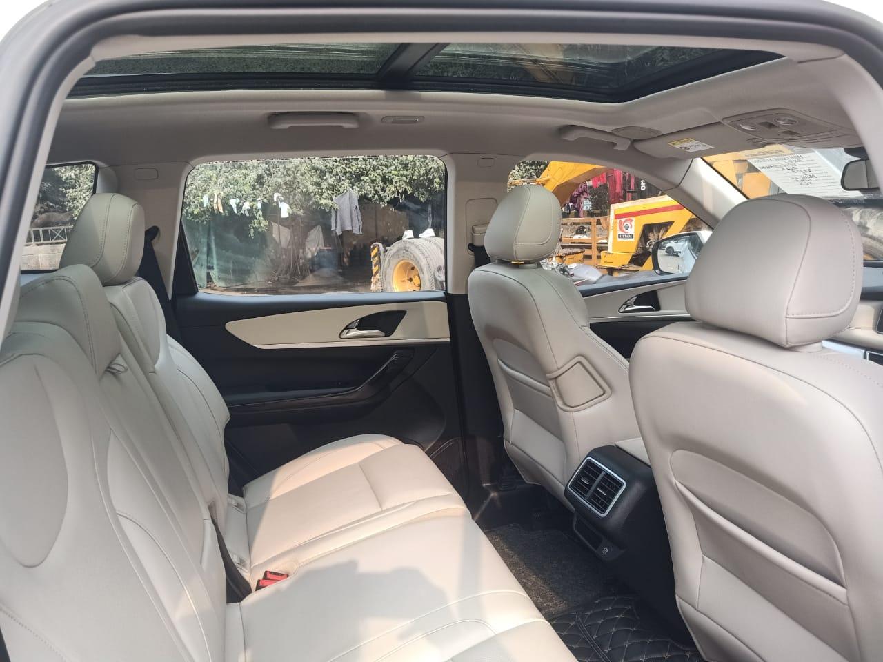 यूज़्ड 2022 महिंद्रा एक्सयूवी700, Noida New Delhi 14 यूज़्ड 2022 महिंद्रा एक्सयूवी700, Noida New Delhi 14