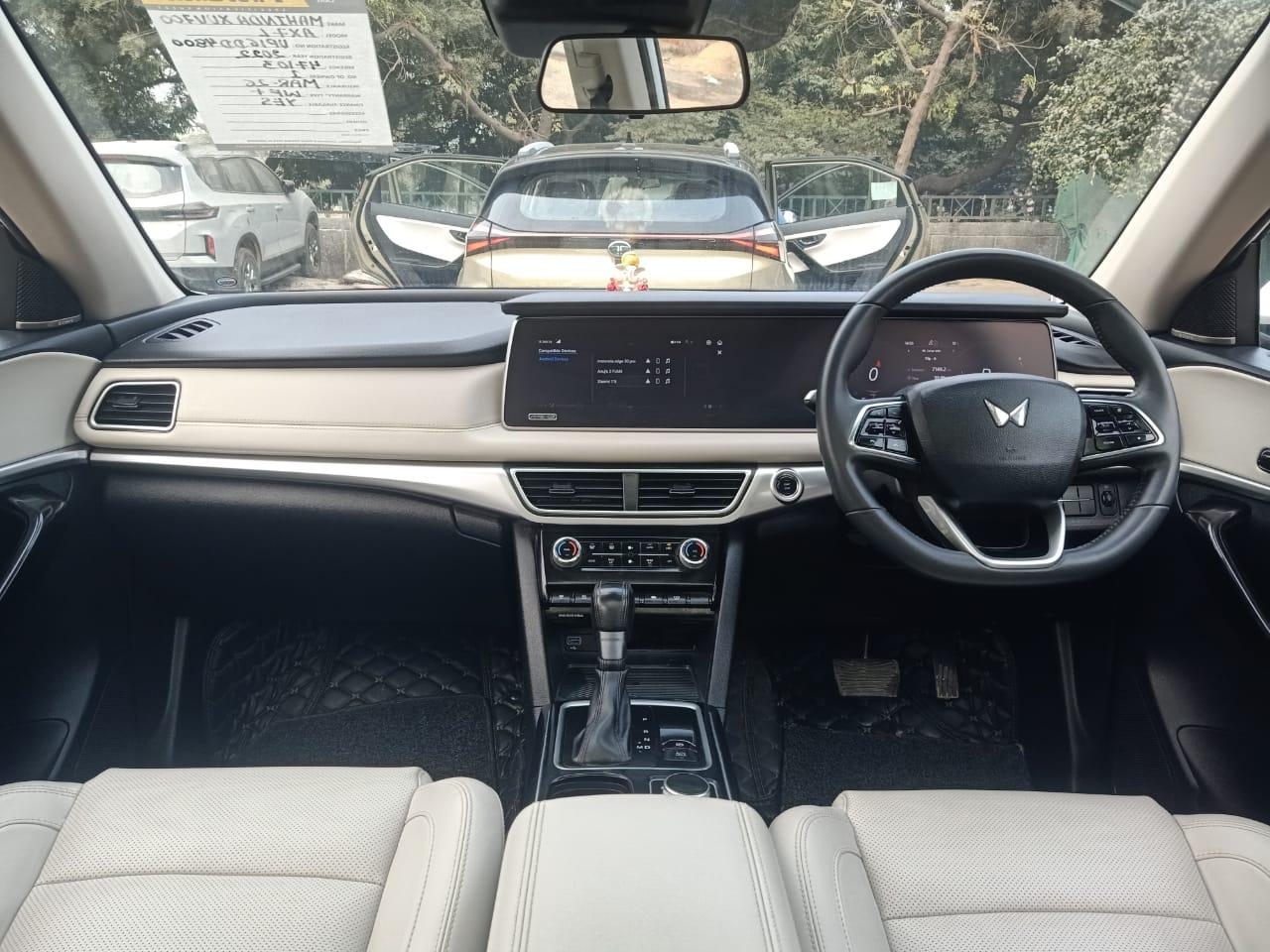 यूज़्ड 2022 महिंद्रा एक्सयूवी700, Noida New Delhi 13 यूज़्ड 2022 महिंद्रा एक्सयूवी700, Noida New Delhi 13