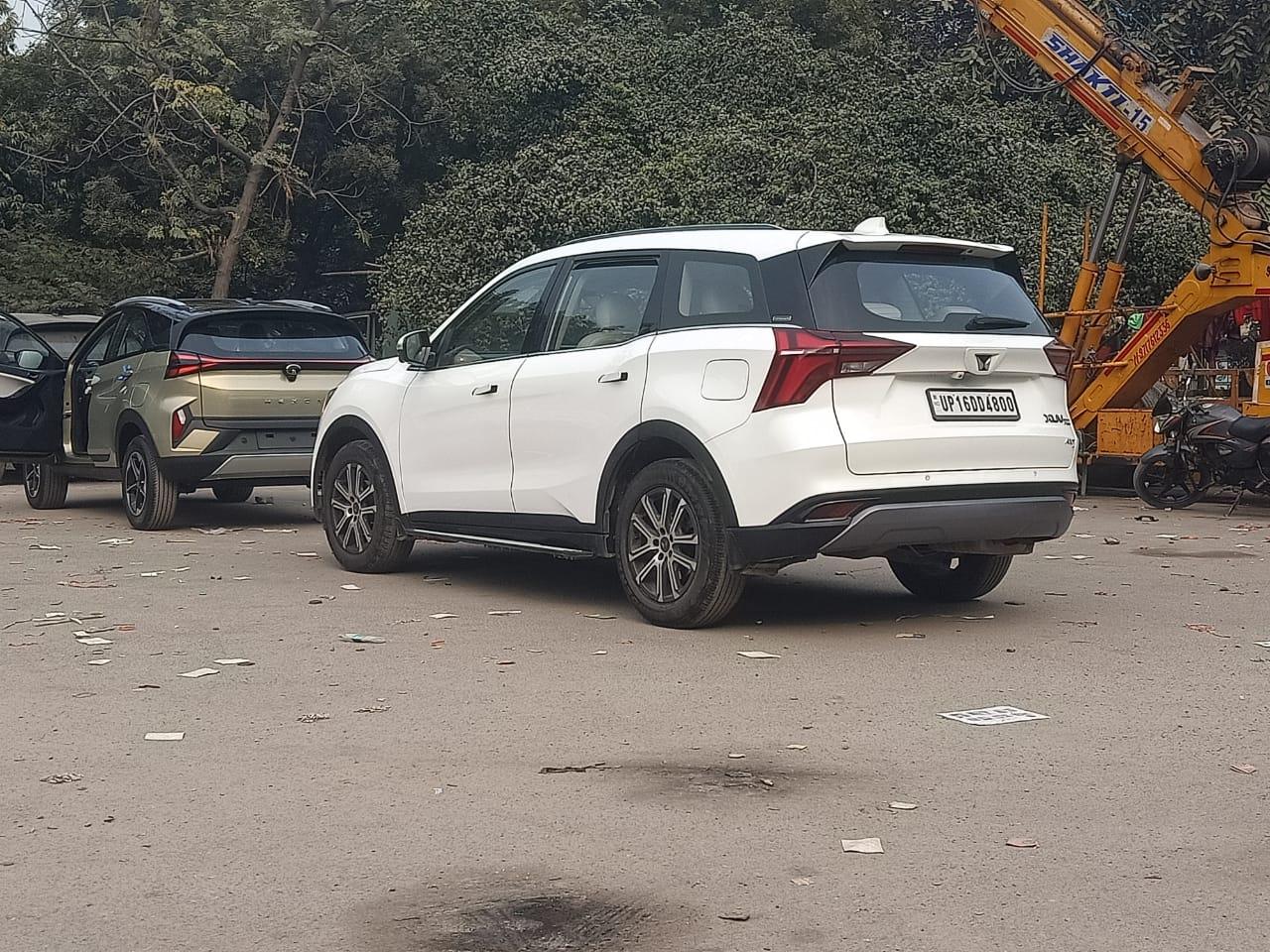 यूज़्ड 2022 महिंद्रा एक्सयूवी700, Noida New Delhi 2 यूज़्ड 2022 महिंद्रा एक्सयूवी700, Noida New Delhi 2