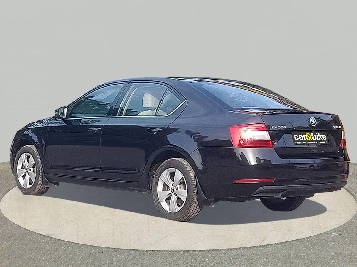 यूज़्ड 2019 स्कोडा ऑक्टाविया, Noida New Delhi 2 यूज़्ड 2019 स्कोडा ऑक्टाविया, Noida New Delhi 2