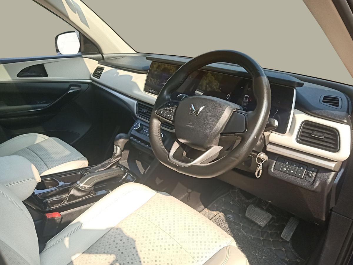 यूज़्ड 2022 महिंद्रा एक्सयूवी700, Noida New Delhi 15 यूज़्ड 2022 महिंद्रा एक्सयूवी700, Noida New Delhi 15