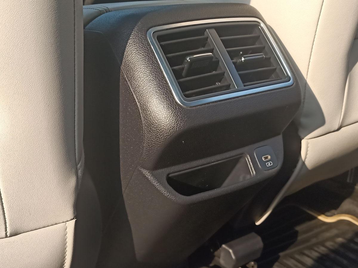 यूज़्ड 2021 महिंद्रा एक्सयूवी700, Noida New Delhi 16 यूज़्ड 2021 महिंद्रा एक्सयूवी700, Noida New Delhi 16