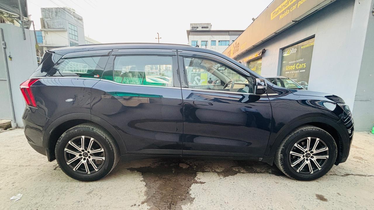 2022 महिंद्रा एक्सयूवी700 AX7 AT Luxury Petrol 7 STR 2022 महिंद्रा एक्सयूवी700 AX7 AT Luxury Petrol 7 STR