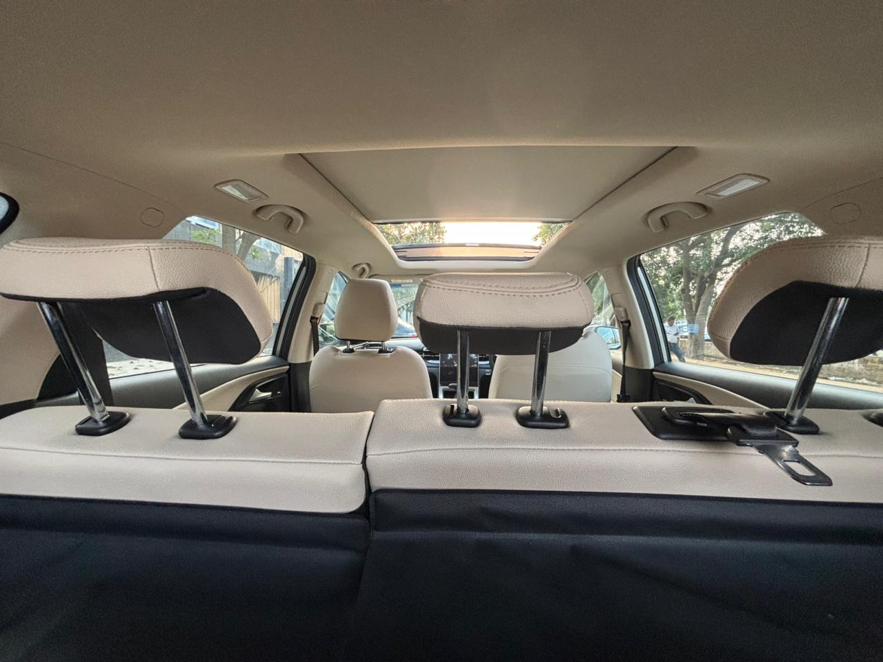 यूज़्ड 2024 एमजी हेक्टर, Noida New Delhi 3 यूज़्ड 2024 एमजी हेक्टर, Noida New Delhi 3