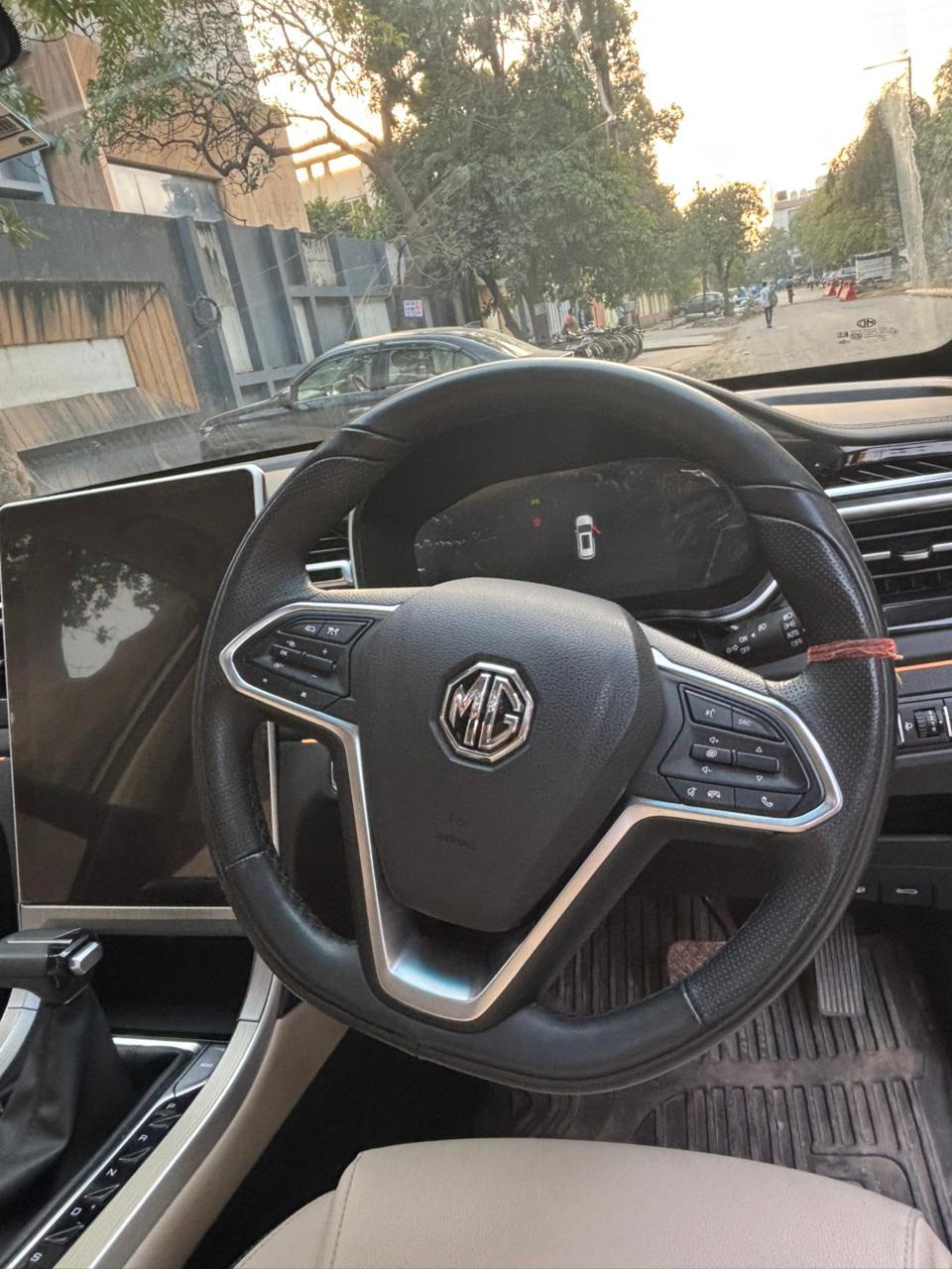 यूज़्ड 2024 एमजी हेक्टर, Noida New Delhi 12 यूज़्ड 2024 एमजी हेक्टर, Noida New Delhi 12