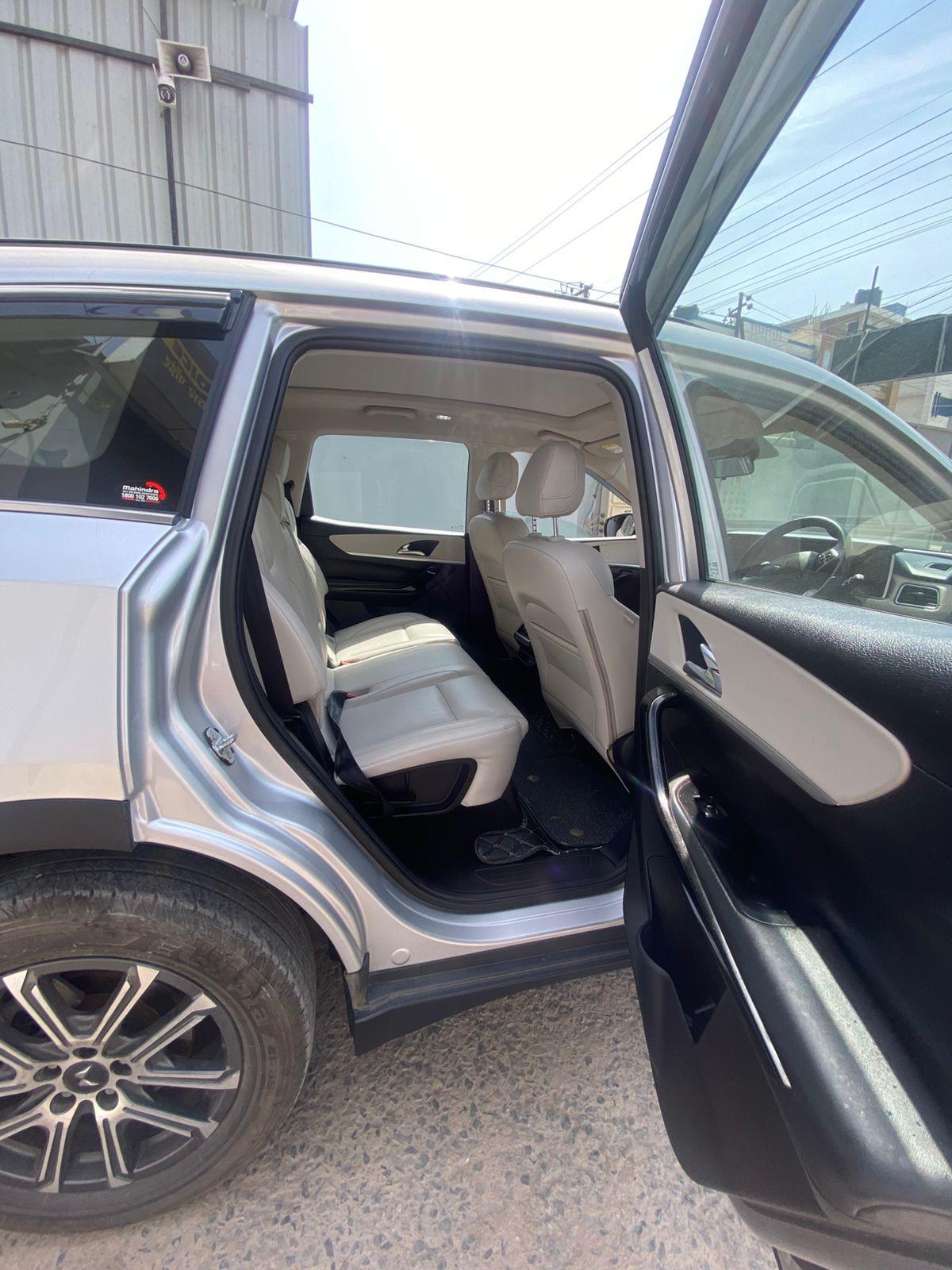 यूज़्ड 2022 महिंद्रा एक्सयूवी700, Noida New Delhi 15 यूज़्ड 2022 महिंद्रा एक्सयूवी700, Noida New Delhi 15