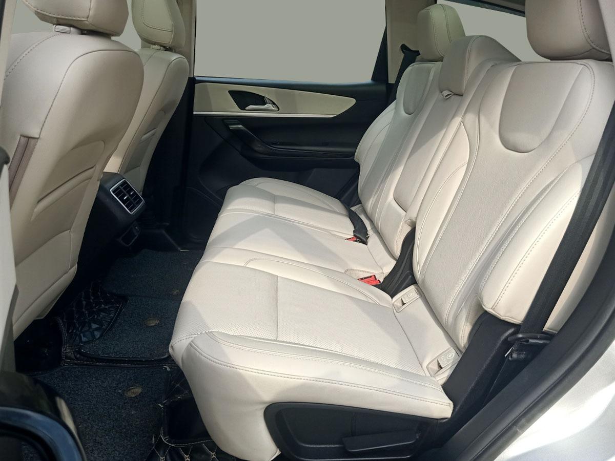 यूज़्ड 2022 महिंद्रा एक्सयूवी700, Noida New Delhi 16 यूज़्ड 2022 महिंद्रा एक्सयूवी700, Noida New Delhi 16