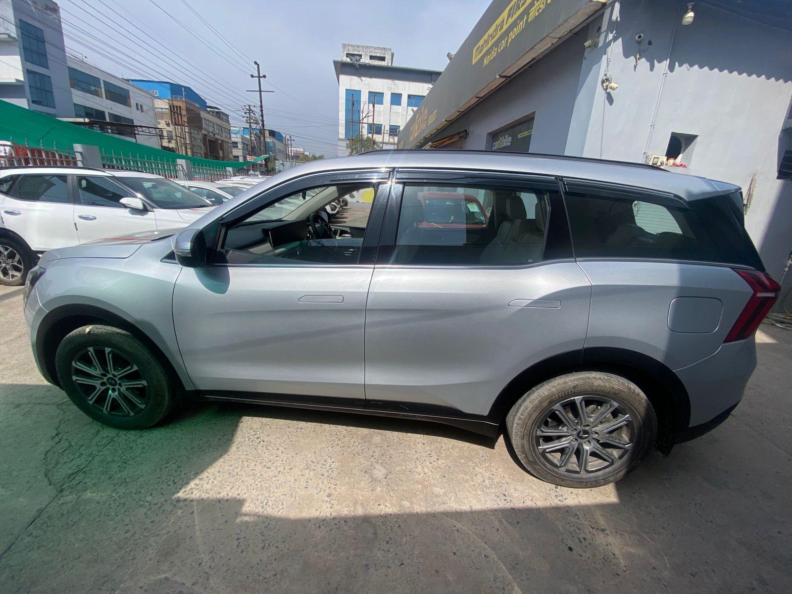 यूज़्ड 2022 महिंद्रा एक्सयूवी700, Noida New Delhi 1 यूज़्ड 2022 महिंद्रा एक्सयूवी700, Noida New Delhi 1