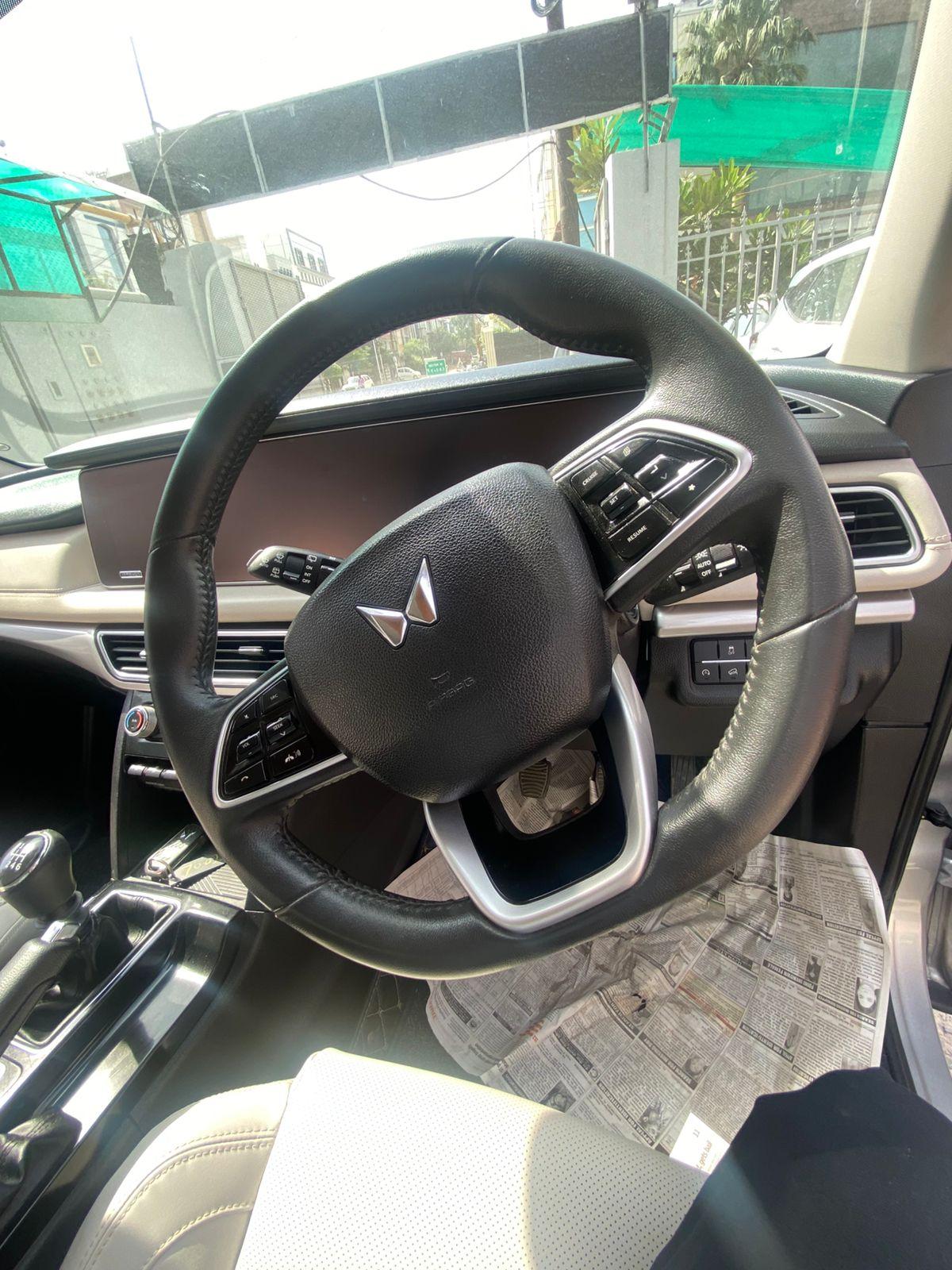 यूज़्ड 2022 महिंद्रा एक्सयूवी700, Noida New Delhi 11 यूज़्ड 2022 महिंद्रा एक्सयूवी700, Noida New Delhi 11