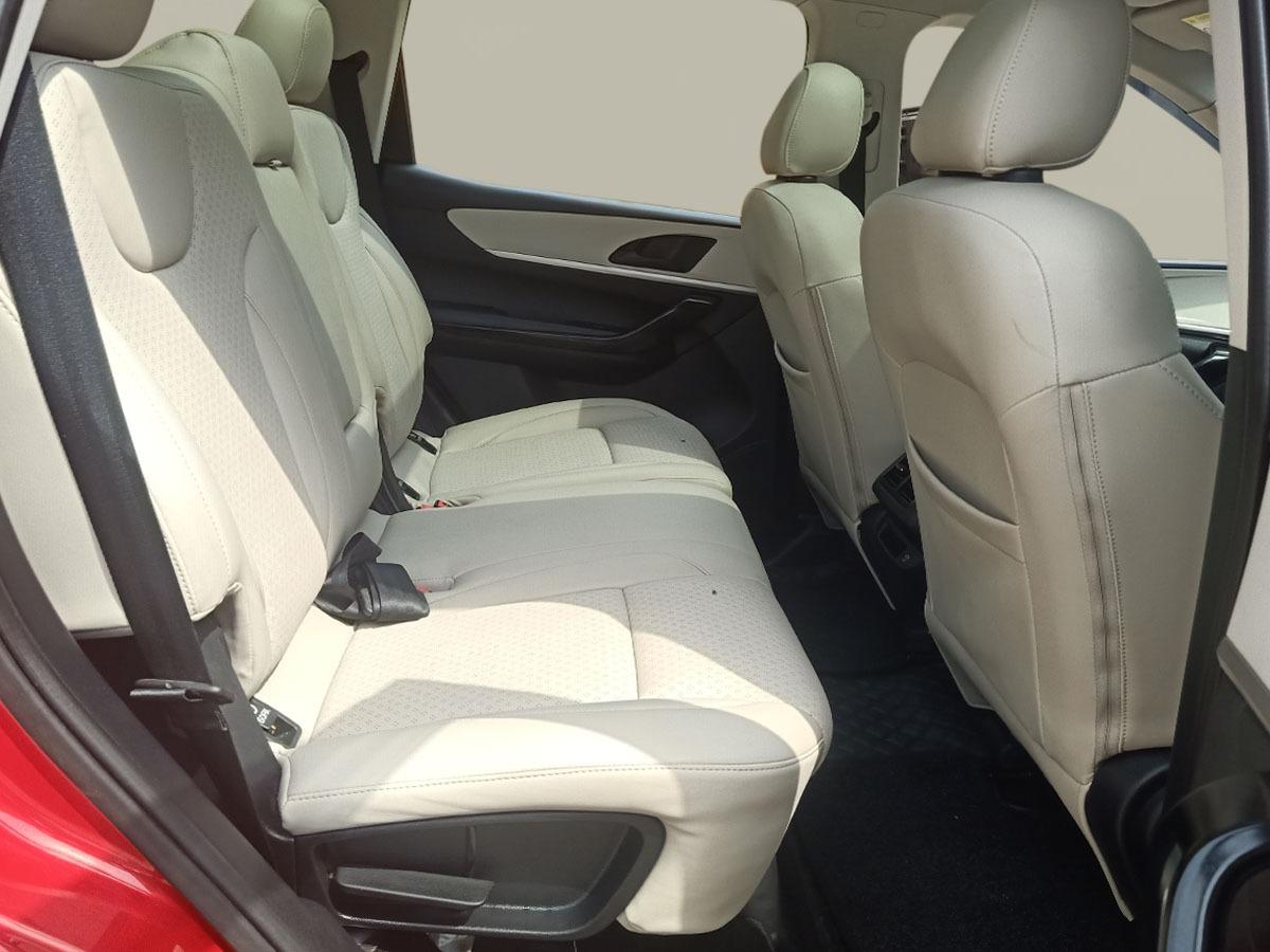 यूज़्ड 2022 महिंद्रा एक्सयूवी700, Noida New Delhi 16 यूज़्ड 2022 महिंद्रा एक्सयूवी700, Noida New Delhi 16