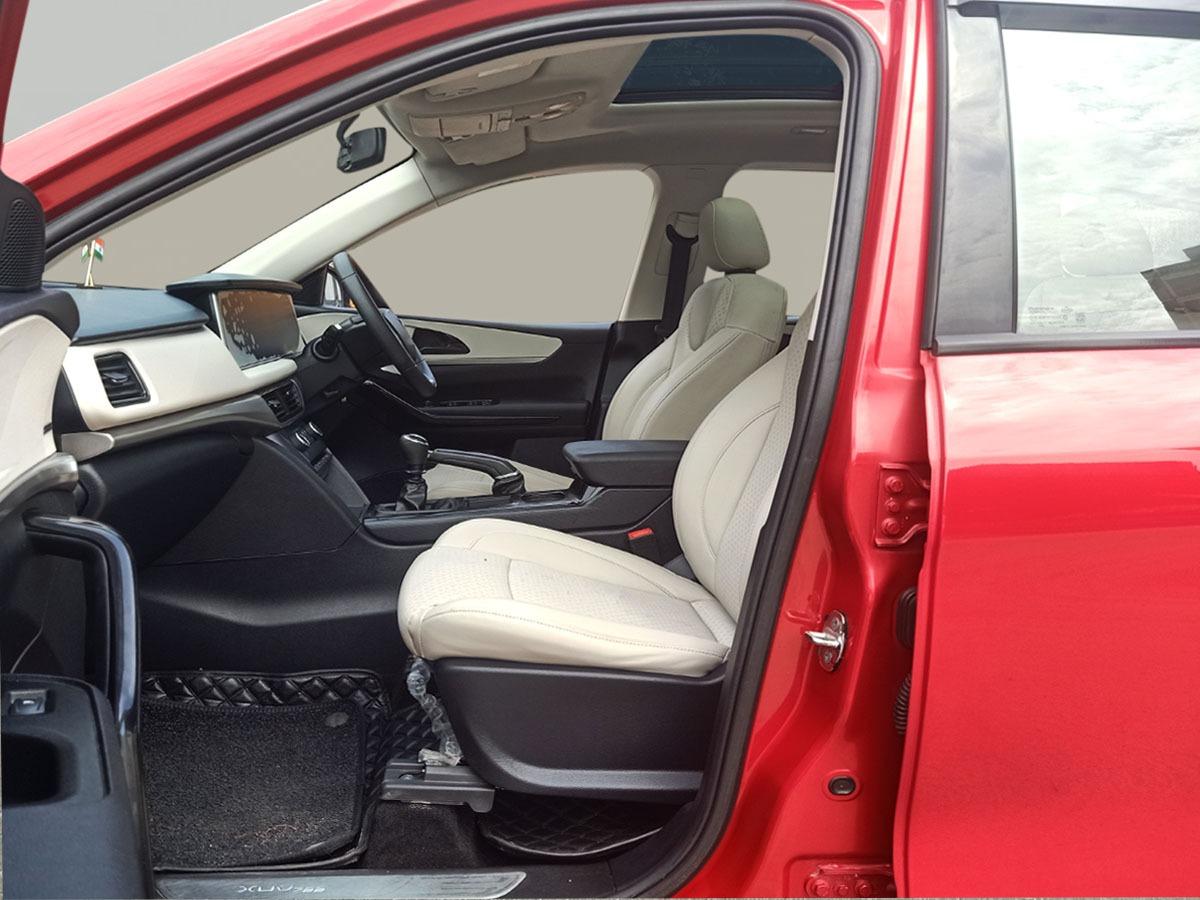 यूज़्ड 2022 महिंद्रा एक्सयूवी700, Noida New Delhi 13 यूज़्ड 2022 महिंद्रा एक्सयूवी700, Noida New Delhi 13