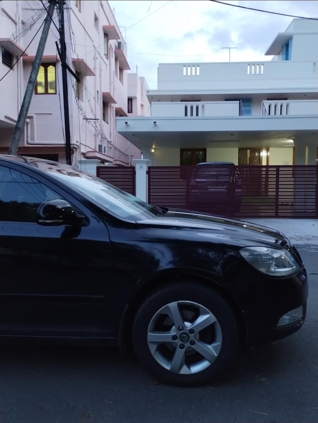 यूज़्ड 2010 स्कोडा लौरा, Alagapuram, Salem 8 यूज़्ड 2010 स्कोडा लौरा, Alagapuram, Salem 8