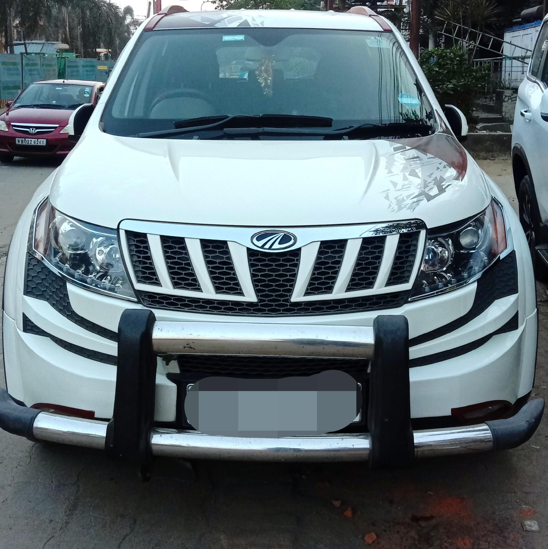2014 महिंद्रा एक्सयूवी500 W10 FWD MT Sportz Edition 2014 महिंद्रा एक्सयूवी500 W10 FWD MT Sportz Edition