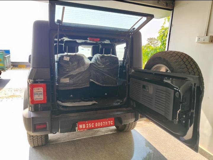 यूज़्ड 2025 महिंद्रा थार, Gobinda Khatick Road, Kolkata 2 यूज़्ड 2025 महिंद्रा थार, Gobinda Khatick Road, Kolkata 2