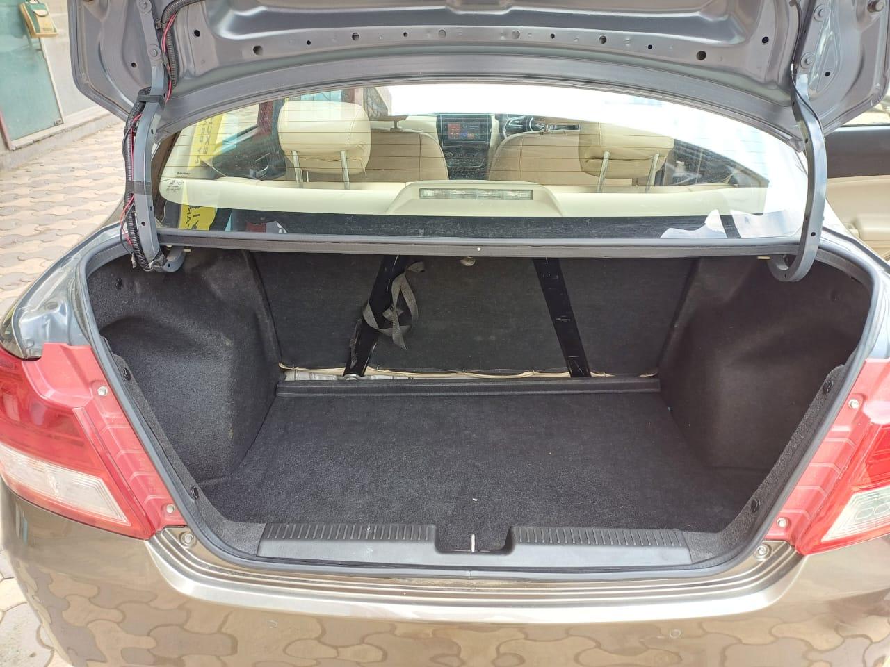 यूज़्ड 2021 मारुति सुजुकी डिजायर, Faridabad New Delhi 15 यूज़्ड 2021 मारुति सुजुकी डिजायर, Faridabad New Delhi 15