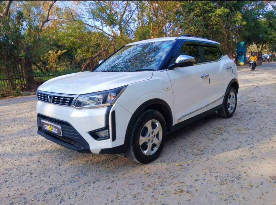 2024 महिंद्रा एक्सयूवी300 W6 Petrol 2024 महिंद्रा एक्सयूवी300 W6 Petrol