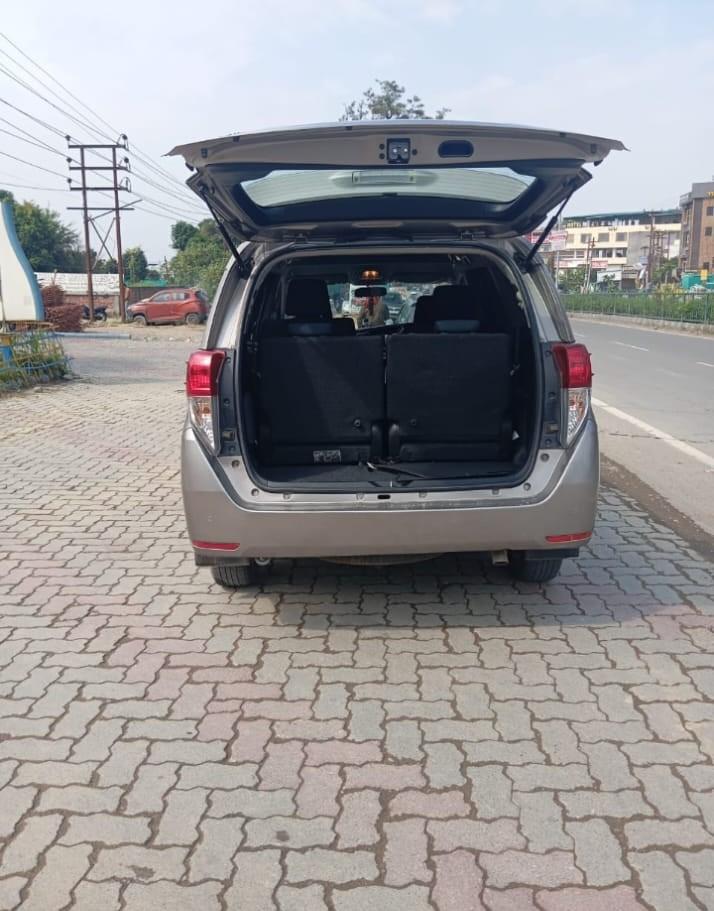 यूज़्ड 2022 टोयोटा इनोवा क्रिस्टा, Dehradun 3 यूज़्ड 2022 टोयोटा इनोवा क्रिस्टा, Dehradun 3