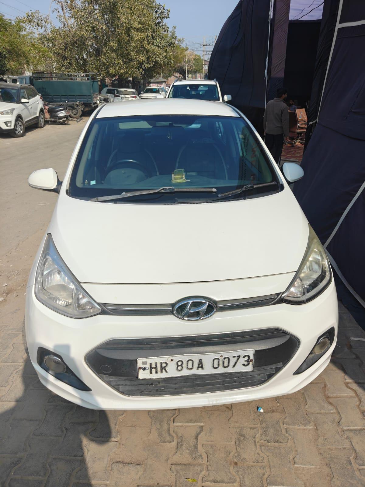 2015 ह्युंडई एक्सेंट Base Diesel 2015 ह्युंडई एक्सेंट Base Diesel