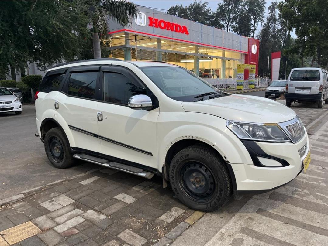 यूज़्ड 2016 महिंद्रा एक्सयूवी500, Vijay Nagar, Indore 6 यूज़्ड 2016 महिंद्रा एक्सयूवी500, Vijay Nagar, Indore 6