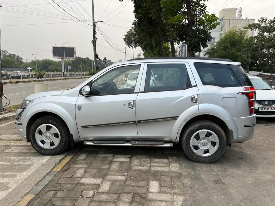 यूज़्ड 2016 महिंद्रा एक्सयूवी500, Vijay Nagar, Indore 1 यूज़्ड 2016 महिंद्रा एक्सयूवी500, Vijay Nagar, Indore 1