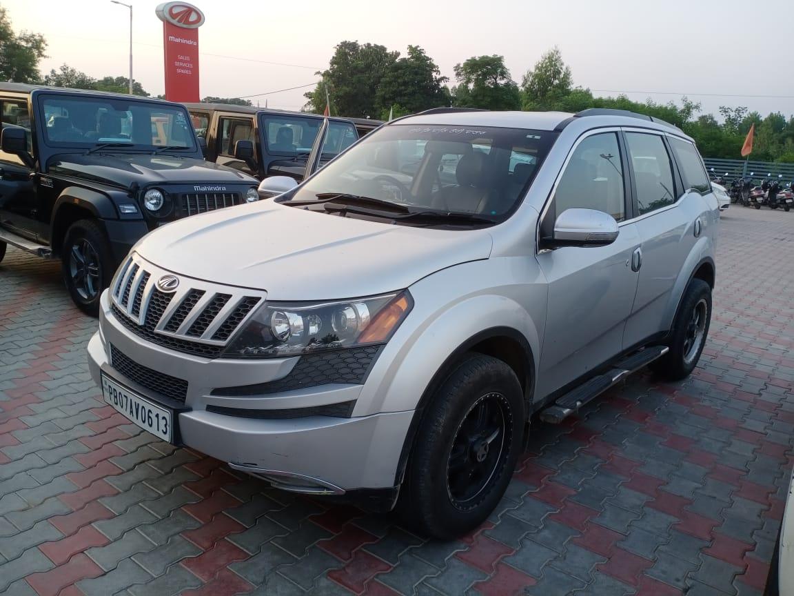 2015 महिंद्रा एक्सयूवी500 W6 FWD 2015 महिंद्रा एक्सयूवी500 W6 FWD