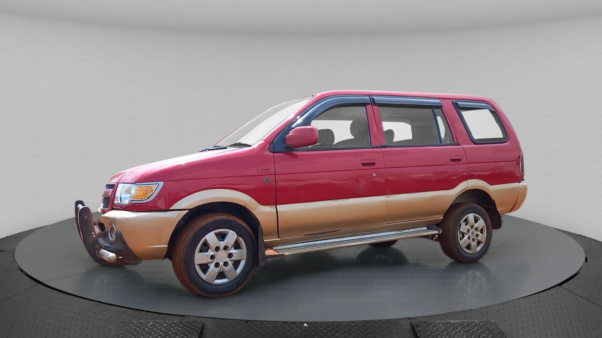 2013 शेव्रोले टवेरा Neo LS 10-Seater 2013 शेव्रोले टवेरा Neo LS 10-Seater