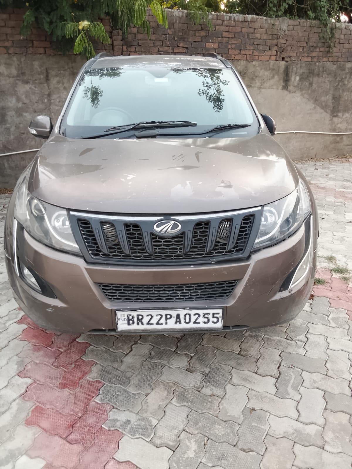 2017 महिंद्रा एक्सयूवी500 W10 FWD 2017 महिंद्रा एक्सयूवी500 W10 FWD