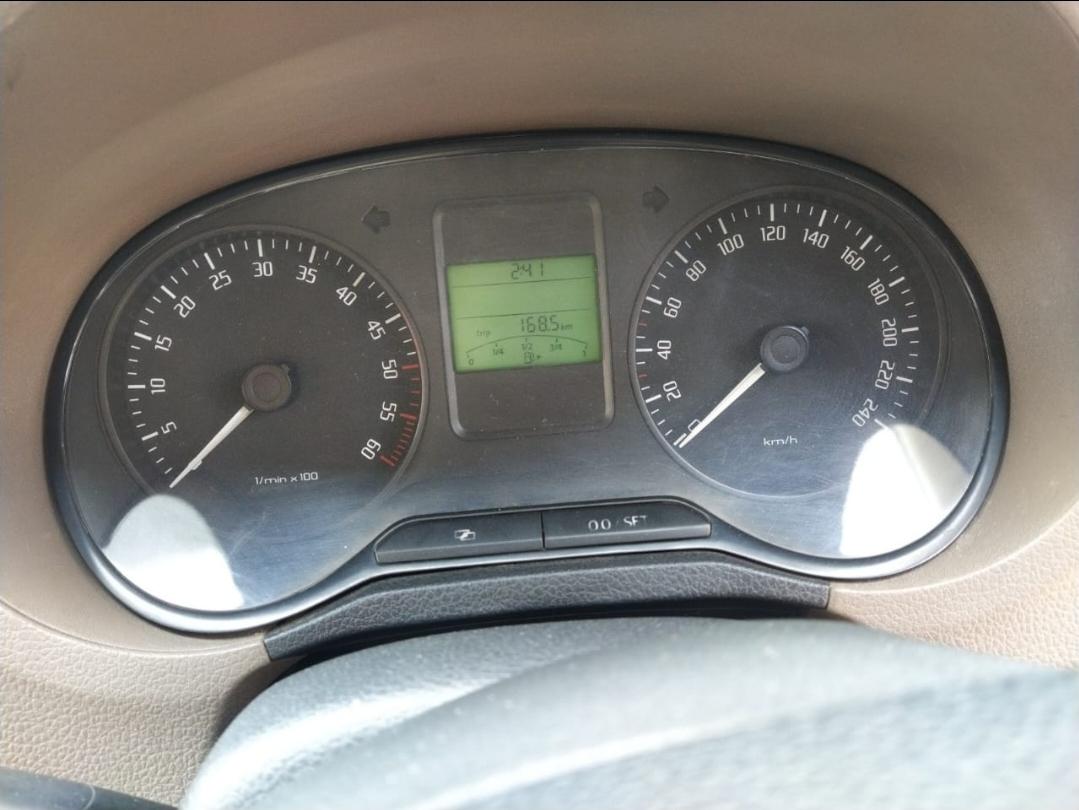 यूज़्ड 2013 स्कोडा रैपिड, Kochi  8 यूज़्ड 2013 स्कोडा रैपिड, Kochi  8