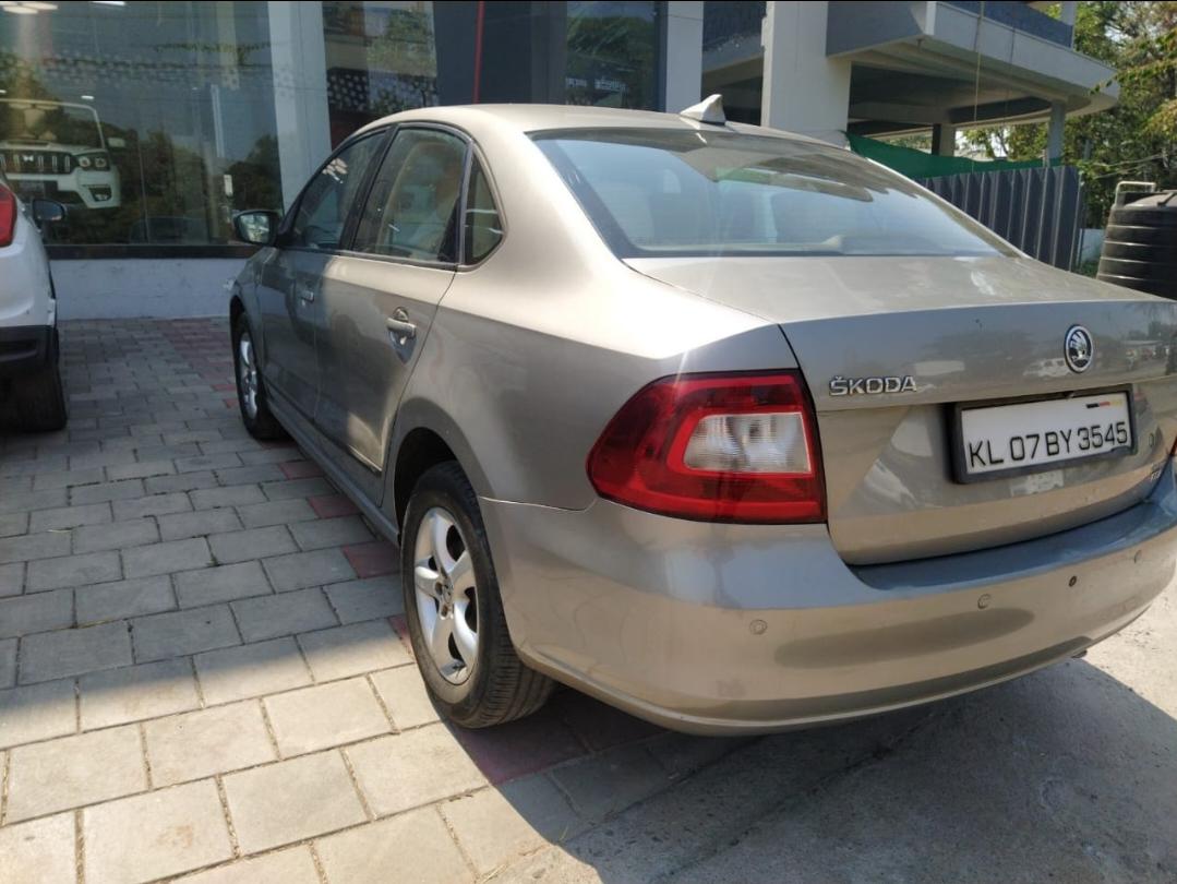 यूज़्ड 2013 स्कोडा रैपिड, Kochi  1 यूज़्ड 2013 स्कोडा रैपिड, Kochi  1