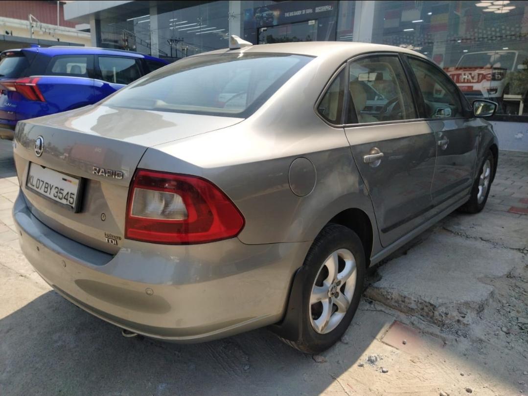 यूज़्ड 2013 स्कोडा रैपिड, Kochi  3 यूज़्ड 2013 स्कोडा रैपिड, Kochi  3