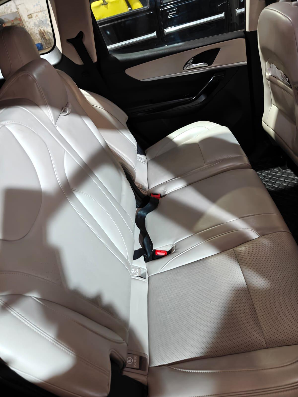 यूज़्ड 2023 महिंद्रा एक्सयूवी700, Faridabad New Delhi 16 यूज़्ड 2023 महिंद्रा एक्सयूवी700, Faridabad New Delhi 16