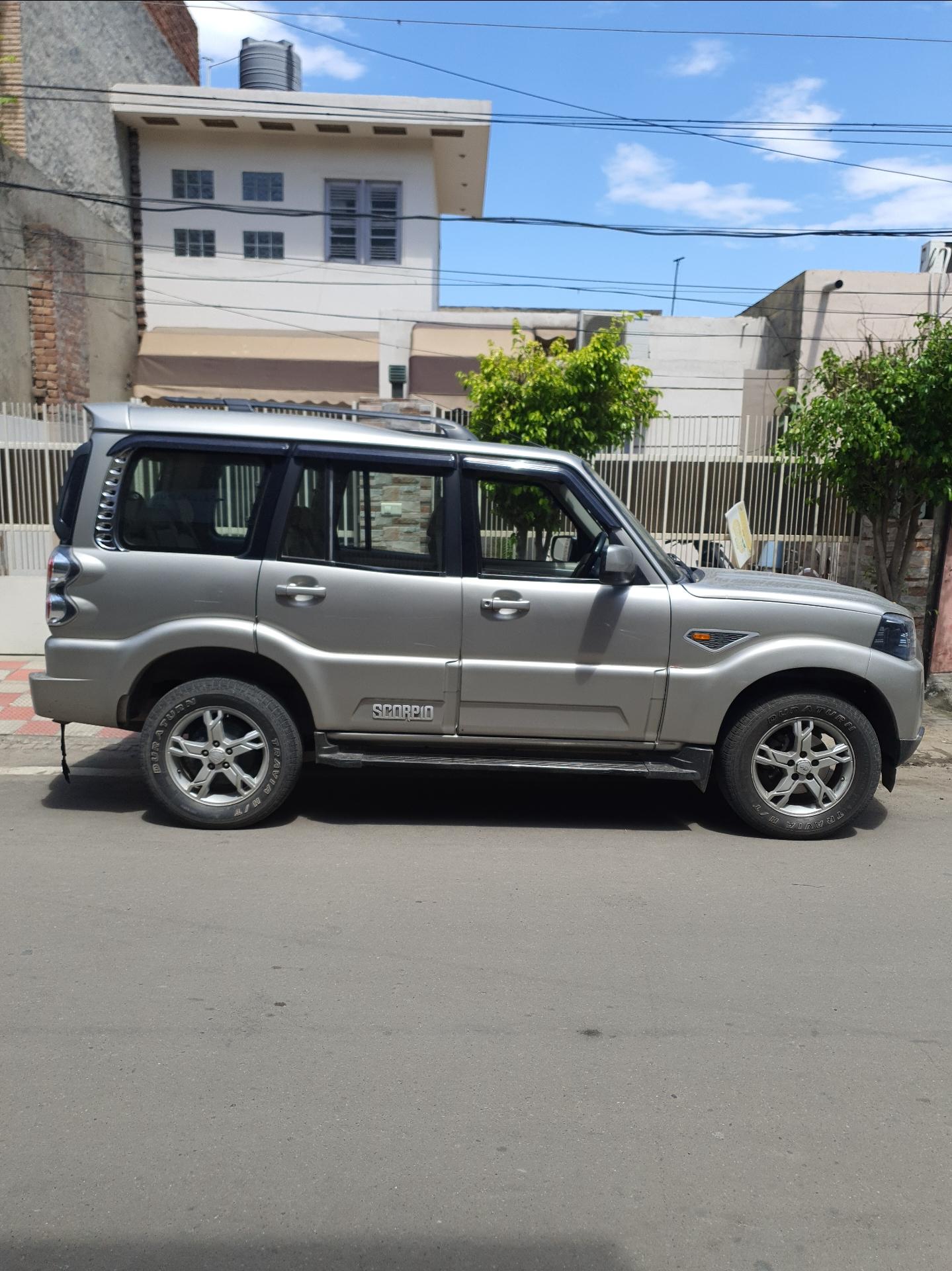 2015 महिंद्रा स्कॉर्पियो S10 2WD 2015 महिंद्रा स्कॉर्पियो S10 2WD