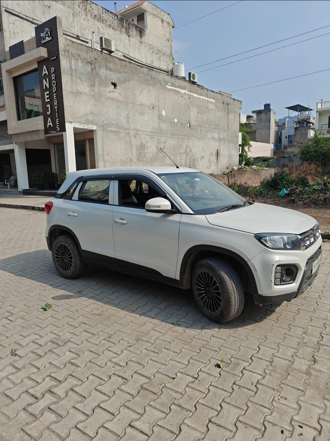 2020 मारुति सुजुकी विटारा ब्रेज़ा LXI 2020 मारुति सुजुकी विटारा ब्रेज़ा LXI