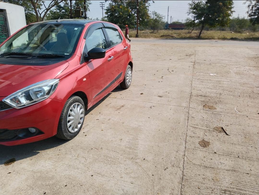 यूज़्ड 2017 टाटा टियागो, Vijay Nagar, Indore 2 यूज़्ड 2017 टाटा टियागो, Vijay Nagar, Indore 2