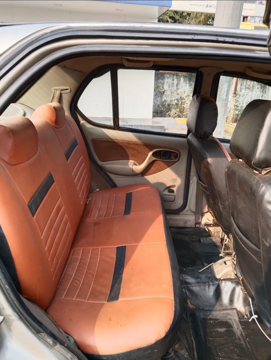 यूज़्ड 2010 टाटा इंडिगो eCS, Vijay Nagar, Indore 9 यूज़्ड 2010 टाटा इंडिगो eCS, Vijay Nagar, Indore 9