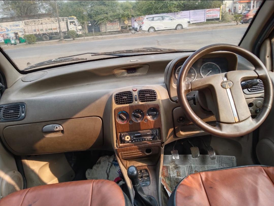 यूज़्ड 2010 टाटा इंडिगो eCS, Vijay Nagar, Indore 4 यूज़्ड 2010 टाटा इंडिगो eCS, Vijay Nagar, Indore 4