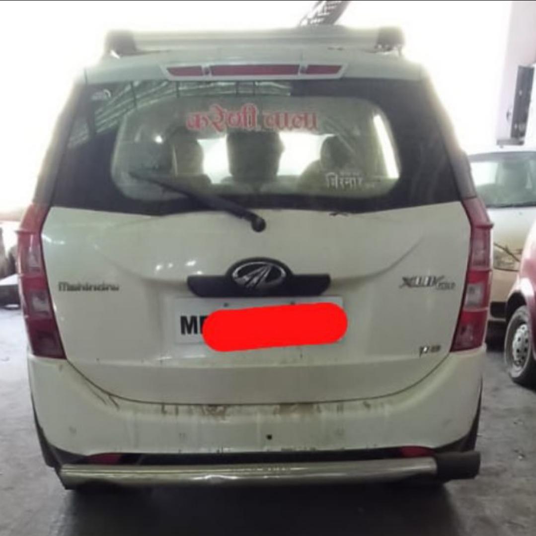 यूज़्ड 2015 महिंद्रा एक्सयूवी500, Indore 4 यूज़्ड 2015 महिंद्रा एक्सयूवी500, Indore 4