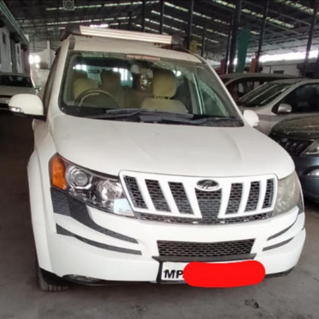 यूज़्ड 2015 महिंद्रा एक्सयूवी500, Indore 5 यूज़्ड 2015 महिंद्रा एक्सयूवी500, Indore 5