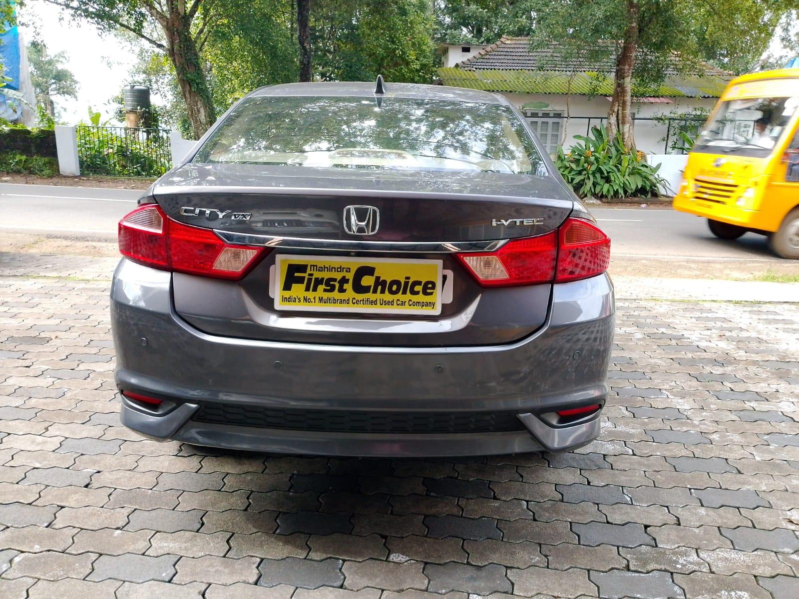 यूज़्ड 2017 होंडा सिटी ज़ेडएक्स, Ponkunnam Court, Kottayam 3 यूज़्ड 2017 होंडा सिटी ज़ेडएक्स, Ponkunnam Court, Kottayam 3