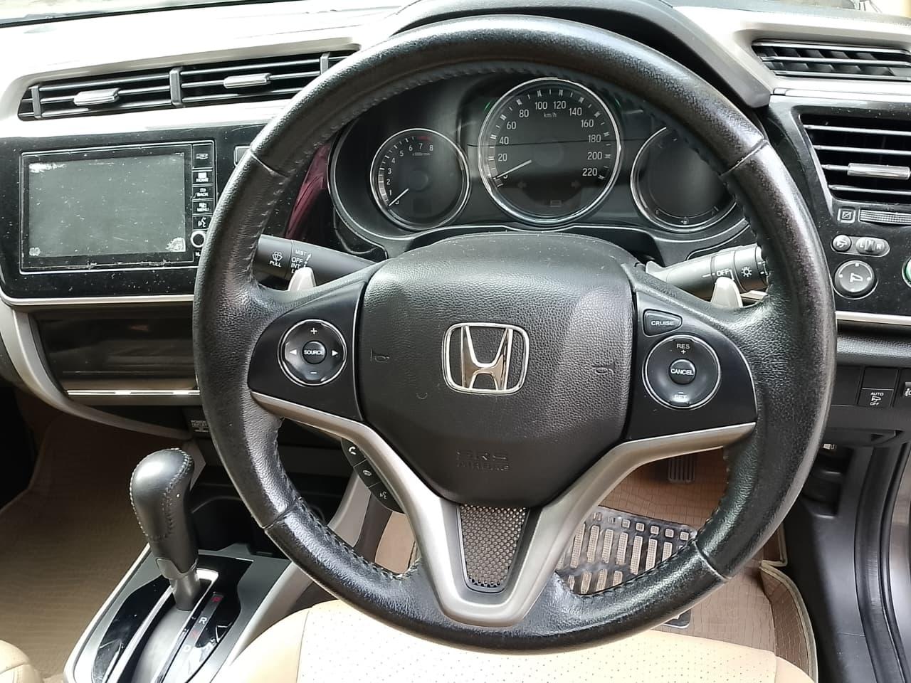 यूज़्ड 2017 होंडा सिटी ज़ेडएक्स, Ponkunnam Court, Kottayam 11 यूज़्ड 2017 होंडा सिटी ज़ेडएक्स, Ponkunnam Court, Kottayam 11