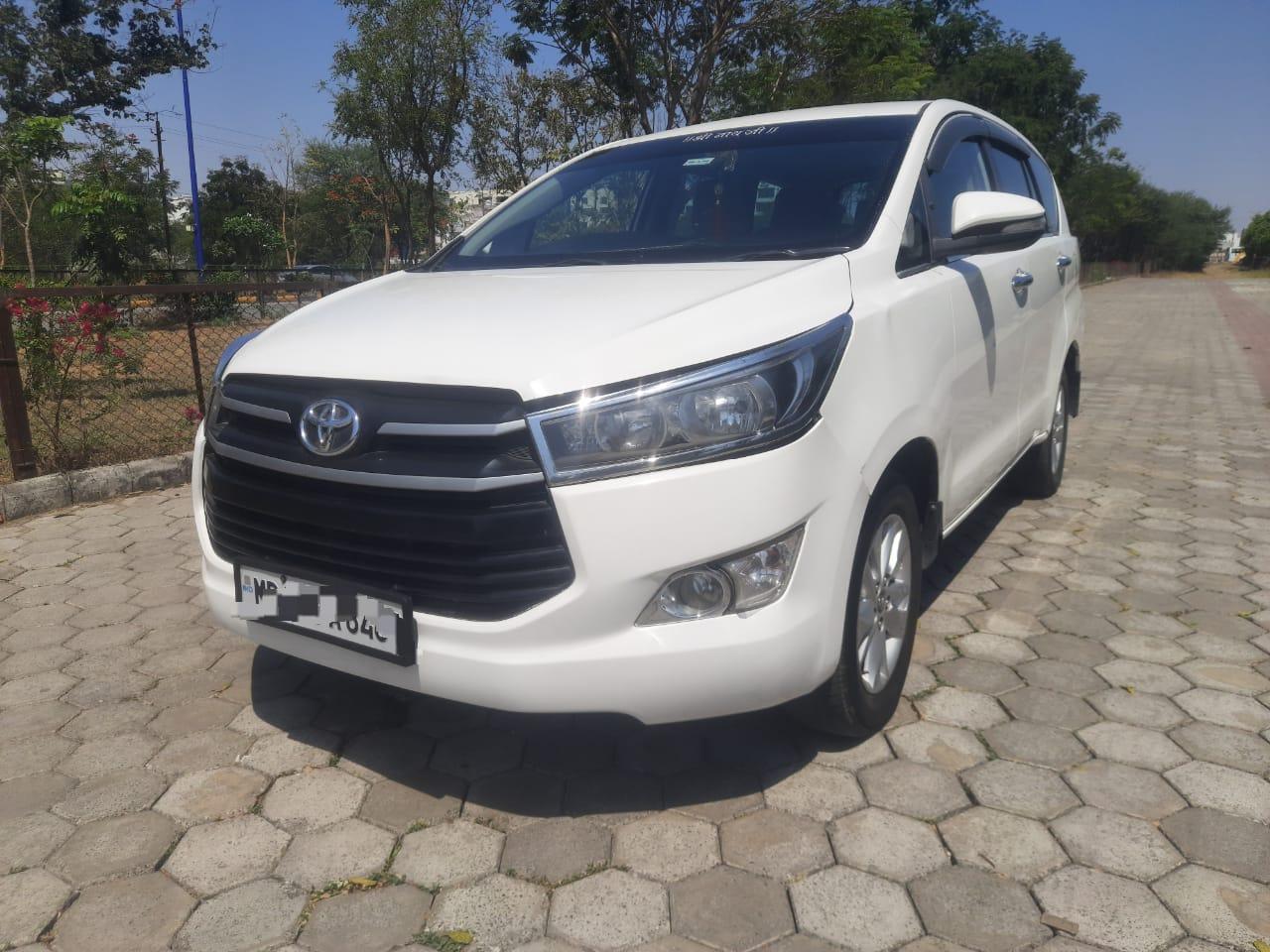 2016 टोयोटा इनोवा क्रिस्टा 2.4 ZX MT 7-Seater BS IV 2016 टोयोटा इनोवा क्रिस्टा 2.4 ZX MT 7-Seater BS IV